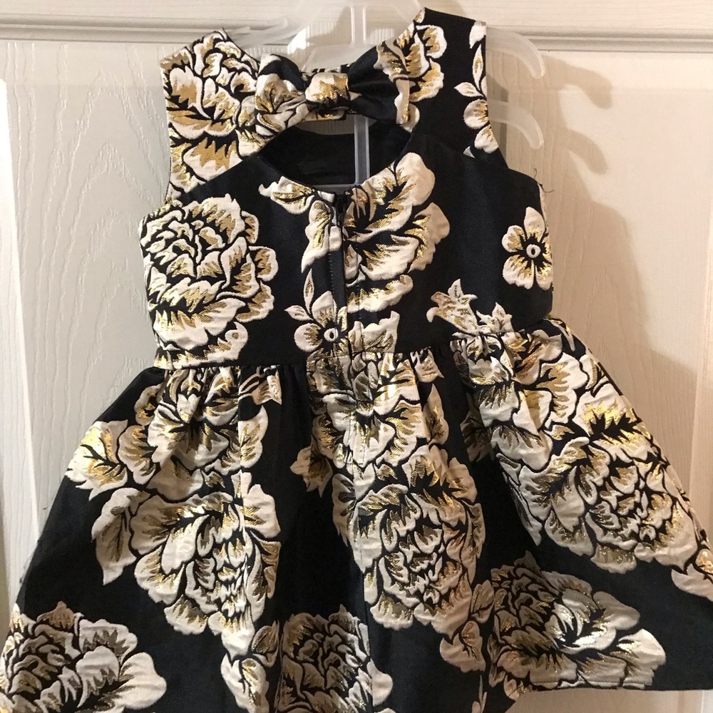 Beautiful Winter Dress - Picture 2 of 2